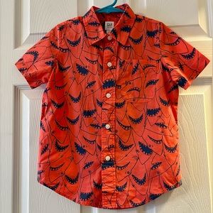 Gap Kids | Shark Print Button Down (Boys XS)